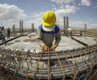 قادری: افزایش بیمه کارگران ساختمانی روند ساخت و ساز را متوقف کرده است