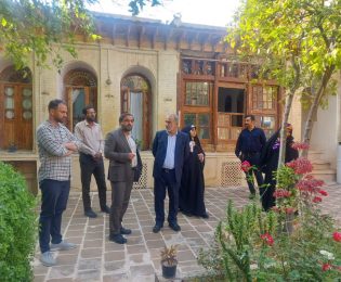 دکتر قادری در نشست خانه خلاق و صنایع دستی شیراز